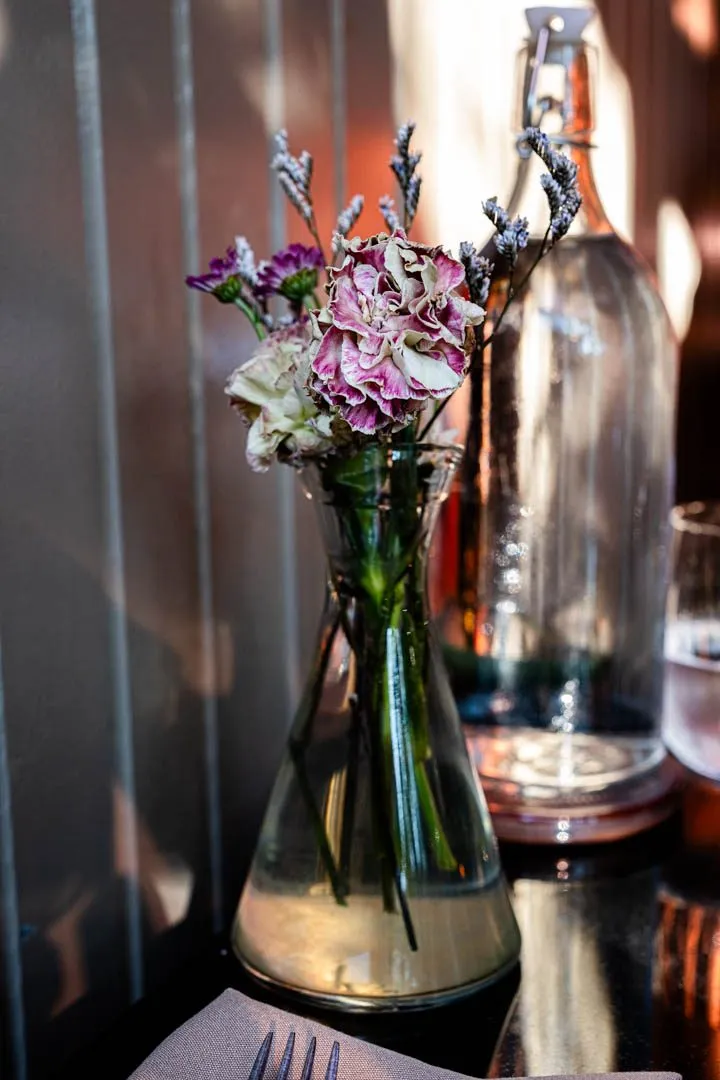 Île Flottante Montreal interior showing the quiet, carefully composed dining space that sets the tone for an unhurried tasting menu evening